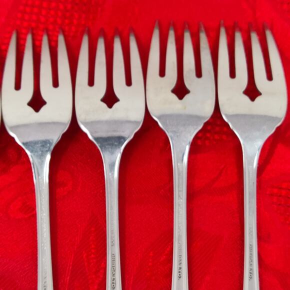 8X SF Oneida Rogers USA Bittersweet Repose Stainless 8 Salad Forks - Picture 11 of 14